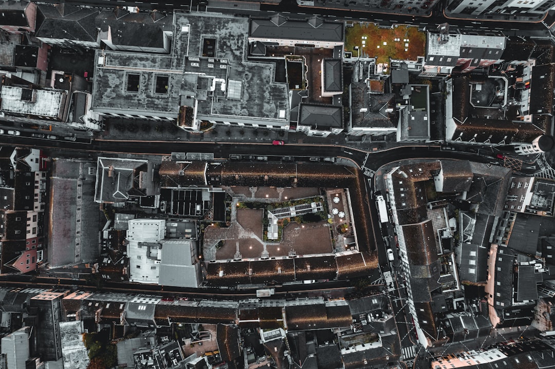 The Best Free Google Maps Alternatives You Can Download 2 a close up of a circuit board magic earth 3d maps privacy navigation openstreetmap