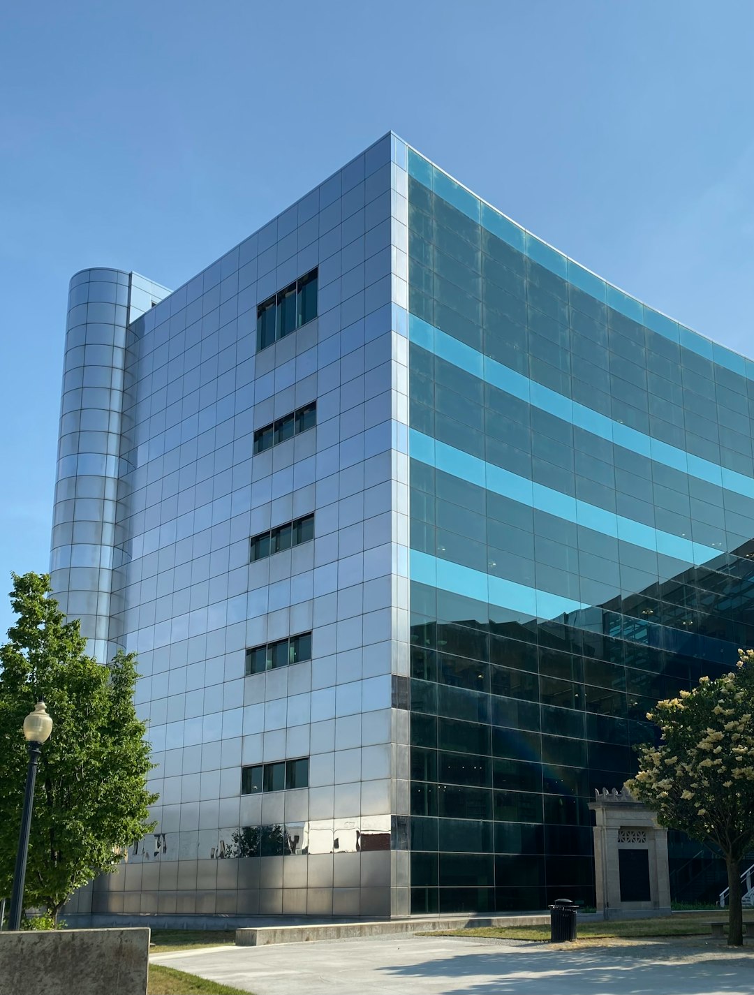 Microsoft SVC Building 6 Explained: Inside Redmond’s Infrastructure 1 a large building with a lot of windows on it microsoft building data center modern office