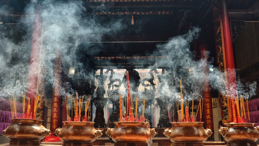 incense on brown vases cult of the lamb gameplay temple ritual