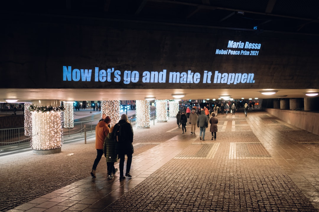 happy customers advertising display marketing results