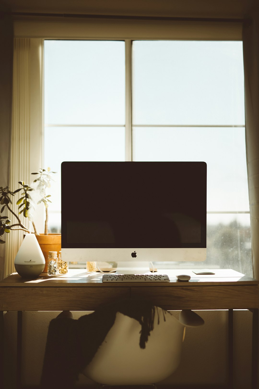 How to Create an Email Template in Outlook (Step-by-Step Guide) 1 silver imac turned off outlook template windowemail compositioncreate email