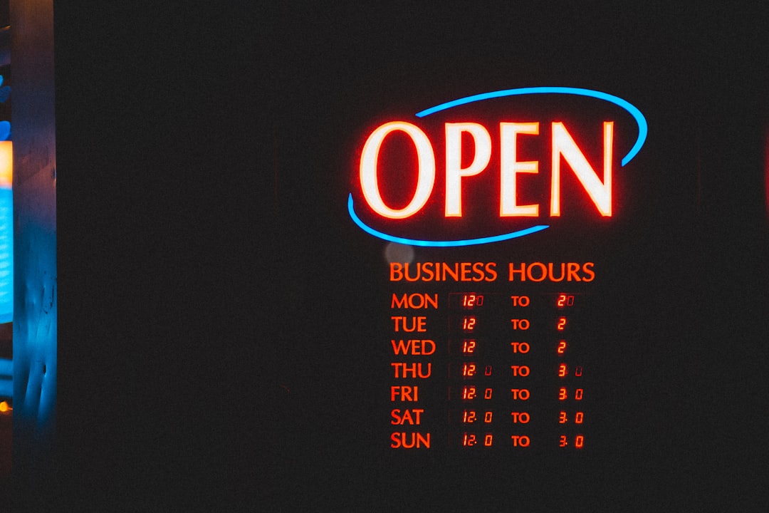 WordPress vs Wix: Which One Should You Choose? 3 text small business office customer service website integration