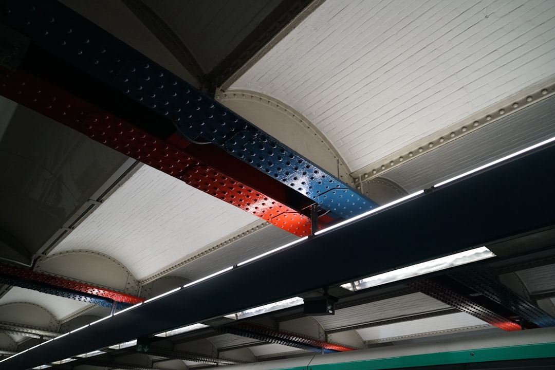 white and red metal bar m2 ssd installation falcon2 board