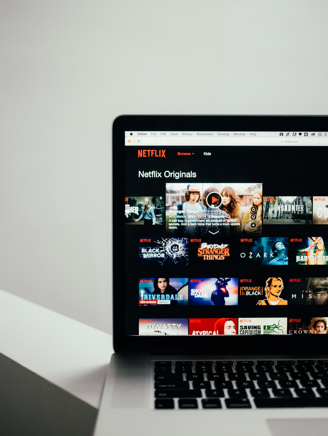 How to Diagnose Failing Hardware on Your Computer: Common Signs and Easy Troubleshooting Tips 1 person using silver and black laptop computer smart tv discounts netflix streaming offers